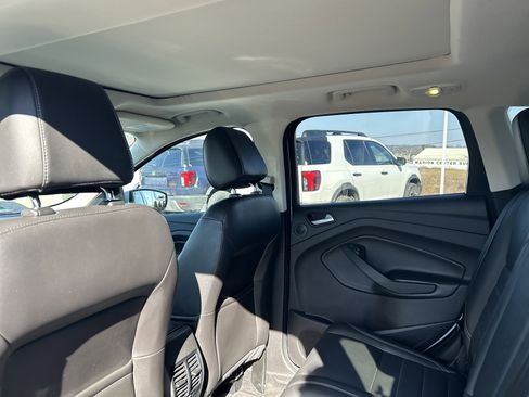 Used 2016 Ford Escape Titanium image 27