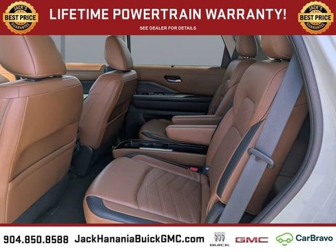 Used 2023 Nissan Pathfinder Platinum AWD/4WD image 16