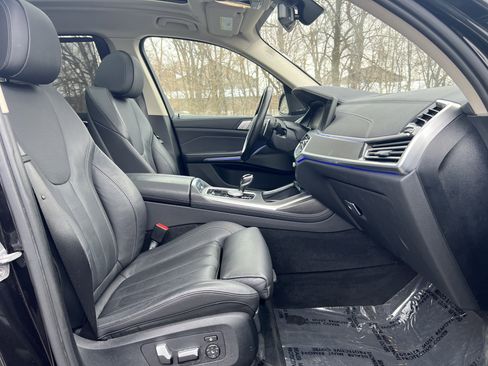 Used 2020 BMW X7 xDrive40i w/ Premium Package image 26