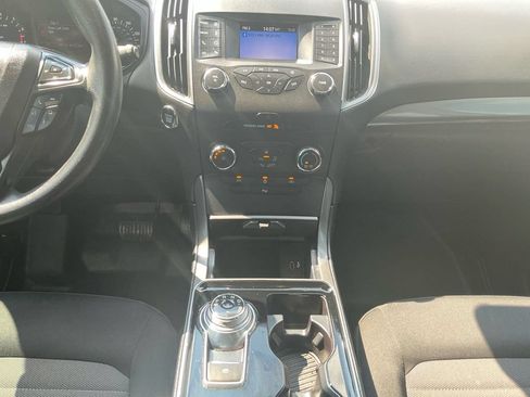 Used 2019 Ford Edge SE FWD image 20