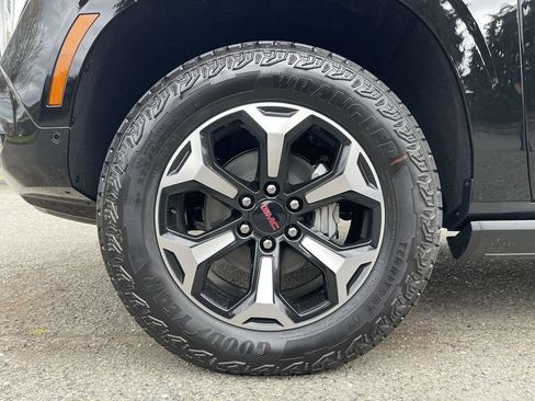 New 2026 GMC Yukon XL AT4 AWD/4WD image 34