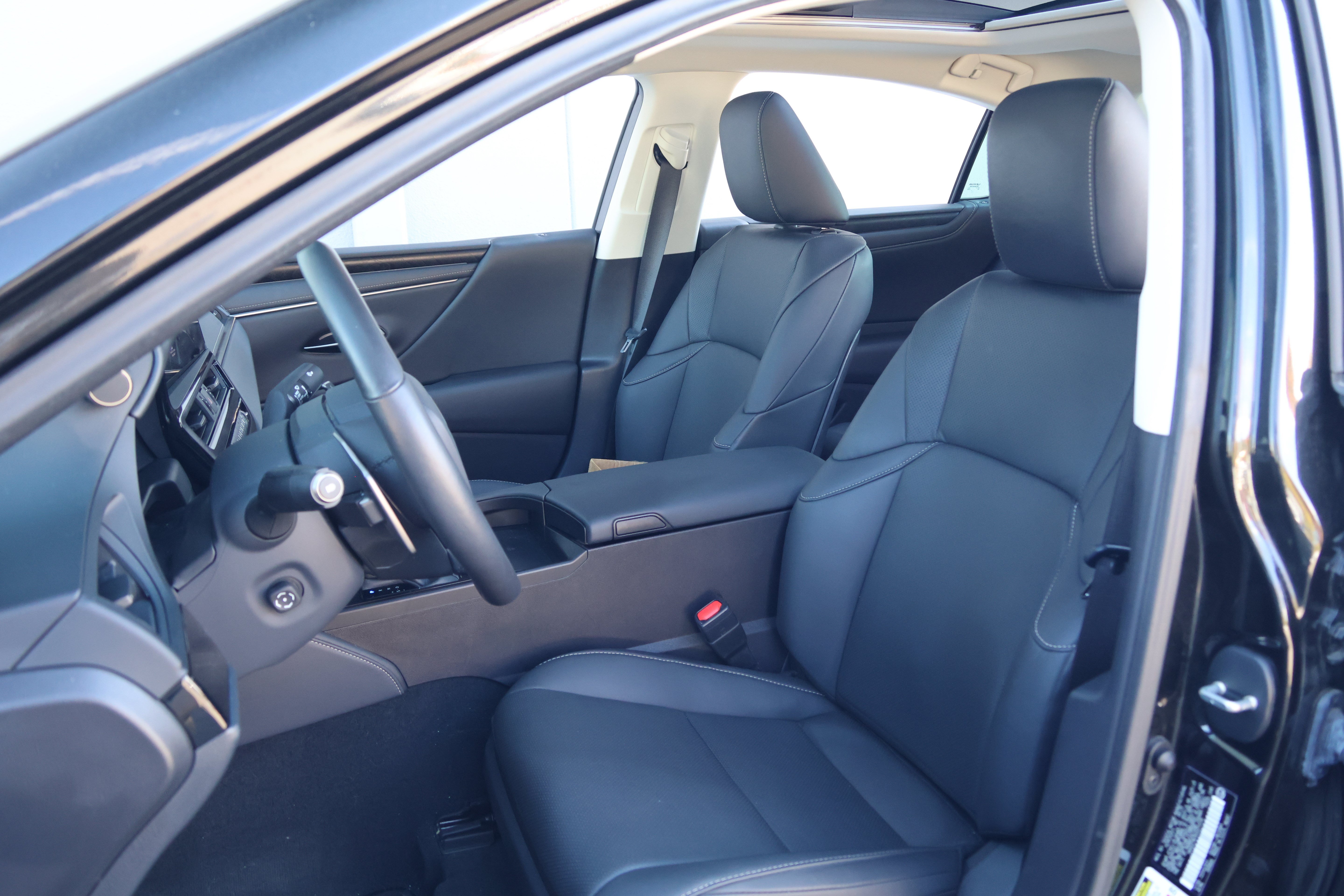 Used 2025 Lexus ES 350 w/ Accessory Package (Z2) FWD image 32