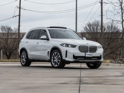 Certified 2025 BMW X5 xDrive40i w/ Premium Package image 2