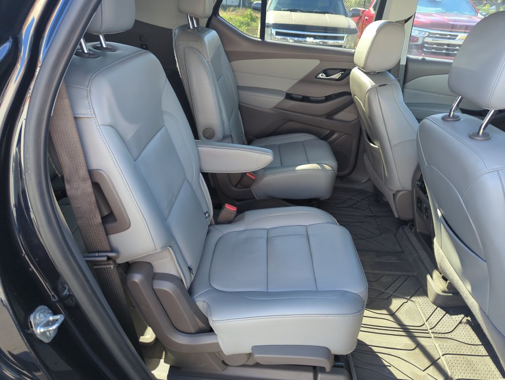 Used 2020 Chevrolet Traverse LT w/ LT Premium Package FWD image 32