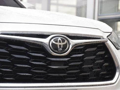 Used 2020 Toyota Highlander Limited w/ Protection Package #3 image 15