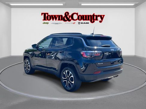 Certified 2022 Jeep Compass Limited AWD/4WD image 9