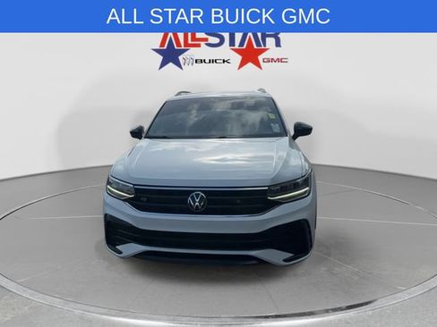 Used 2024 Volkswagen Tiguan SE R-Line w/ MDO Package, Three-Row FWD image 2
