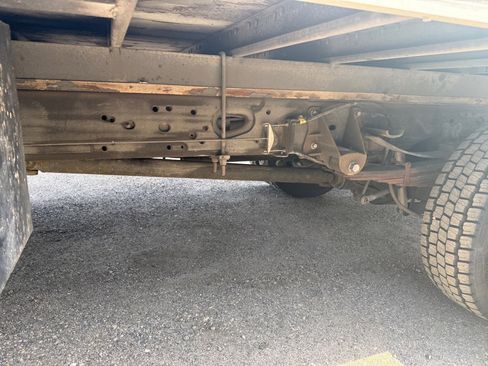 Used 2004 Ford F550 2WD Regular Cab Super Duty image 11