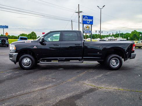 Used 2024 RAM 3500 Tradesman w/ Chrome Appearance Group AWD/4WD image 4