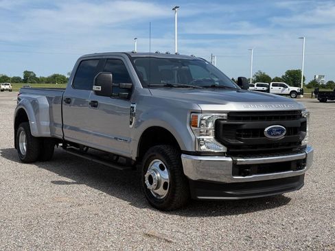 Used 2020 Ford F350 XL w/ Power Equipment Group AWD/4WD image 3