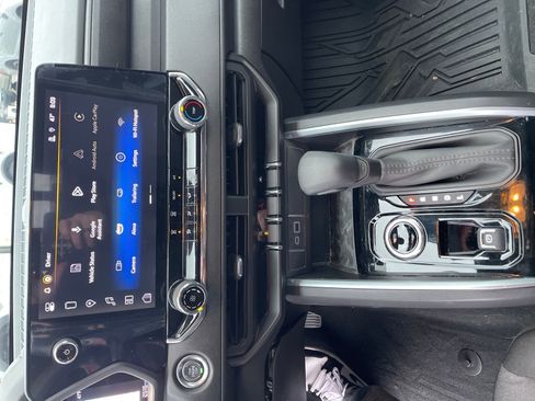 Used 2025 Chevrolet Colorado W/T w/ Advanced Trailering Package image 9