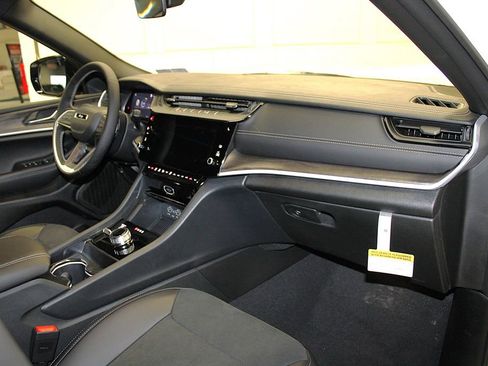 New 2026 Jeep Grand Cherokee L 4WD image 28