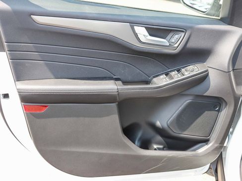 New 2025 Ford Escape SE image 21