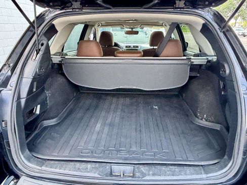 Used 2018 Subaru Outback 3.6R Touring AWD/4WD image 11