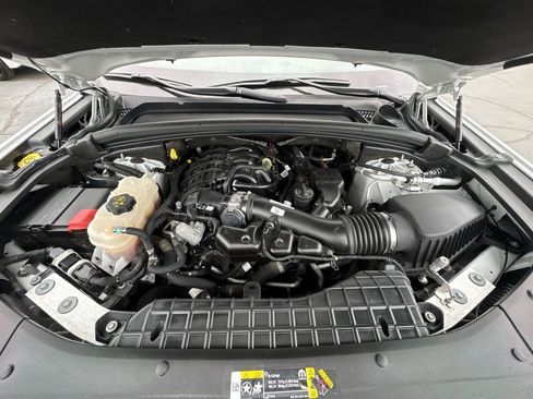 Used 2023 Jeep Grand Cherokee Limited AWD/4WD image 25