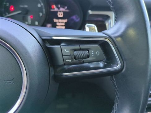 Used 2023 Porsche Macan image 31
