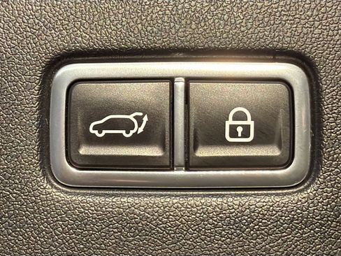 Used 2022 Kia Sorento SX Prestige w/ Panoramic Sunroof Package image 12