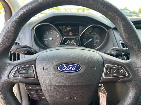 Used 2017 Ford Focus SEL FWD image 20