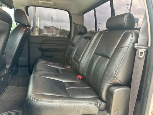Used 2012 Chevrolet Silverado 2500 LT w/ Interior Plus Package AWD/4WD image 9