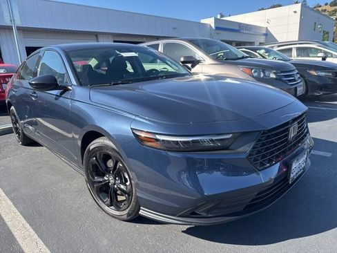 Certified 2025 Honda Accord SE image 1