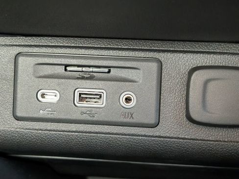 Used 2021 Buick Encore GX Essence w/ Advanced Technology Package image 34