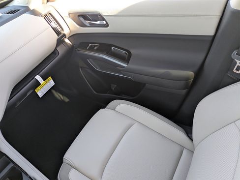 New 2026 Nissan Pathfinder SL image 22