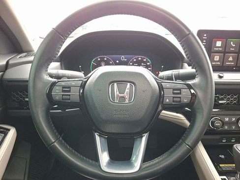 Used 2024 Honda Accord Touring image 15