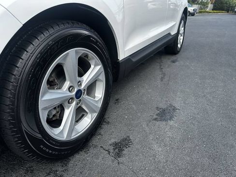 Certified 2020 Ford Edge SE FWD image 12