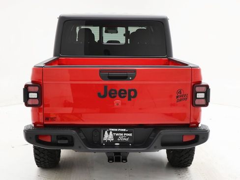 Used 2025 Jeep Gladiator Willys image 8