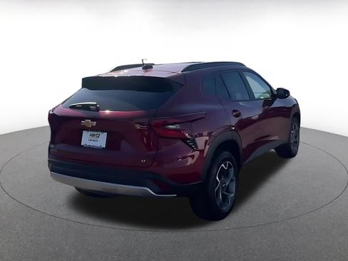 Used 2025 Chevrolet Trax LT FWD image 15