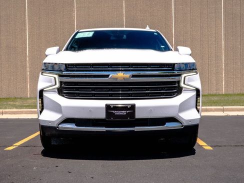 Certified 2024 Chevrolet Suburban LT AWD/4WD image 3