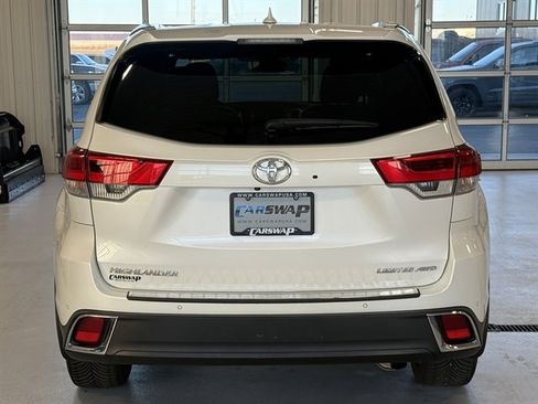 Used 2019 Toyota Highlander Limited image 4