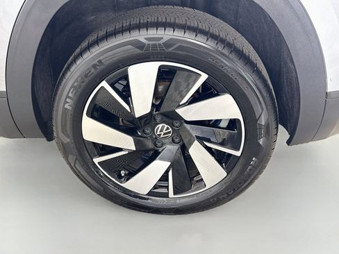Used 2026 Volkswagen Atlas Cross Sport SE FWD image 37