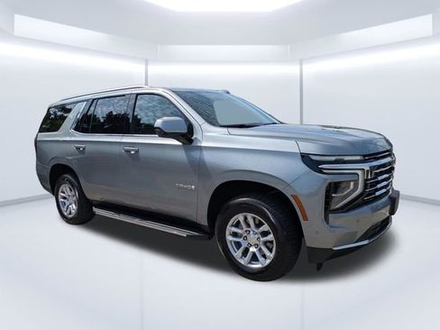 Used 2025 Chevrolet Tahoe LT AWD/4WD image 2