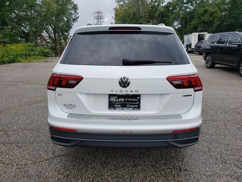 Used 2023 Volkswagen Tiguan SE w/ Panoramic Sunroof Package AWD/4WD image 4
