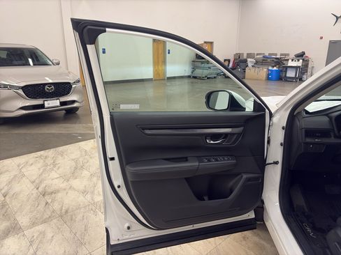 Used 2024 Honda CR-V EX image 11