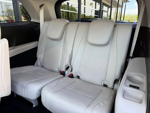 Used 2023 Mercedes-Benz GLS 450 4MATIC image 14