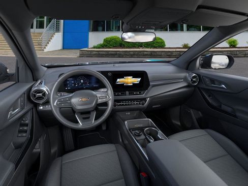 New 2026 Chevrolet Equinox LT w/ Convenience Package II AWD/4WD image 15