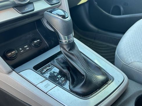 Used 2019 Hyundai Elantra SEL image 14