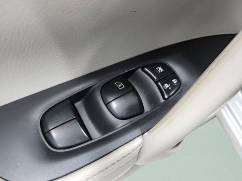 Used 2018 Nissan Rogue Sport SV w/ SV All-Weather Package image 25