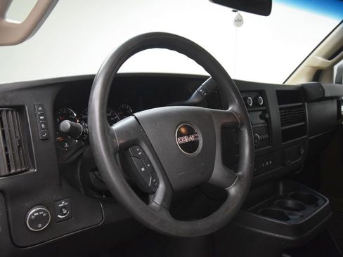 Used 2018 GMC Savana 2500 w/ Driver Convenience Package RWD image 9