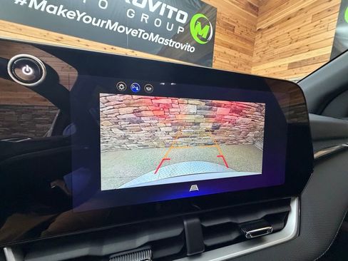 Used 2025 Chevrolet Equinox LT AWD/4WD image 21