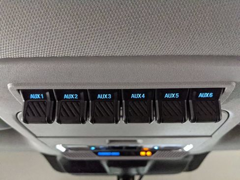 Used 2025 Ford F350 Lariat w/ Lariat Ultimate Package AWD/4WD image 8