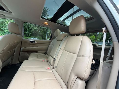 Used 2017 Nissan Pathfinder SL w/ SL Premium Package AWD/4WD image 25