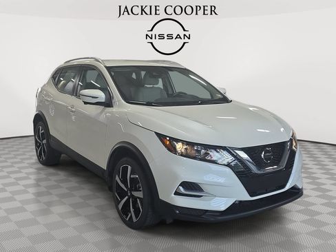 Used 2022 Nissan Rogue Sport SL FWD image 3