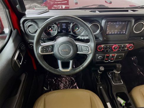 Used 2018 Jeep Wrangler Unlimited Sahara w/ Cold Weather Group image 20