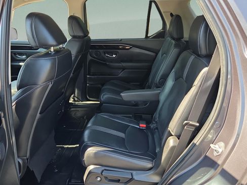 Used 2024 Honda Pilot EX-L image 10