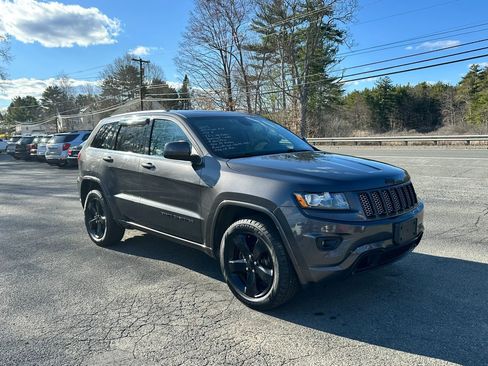 Used 2015 Jeep Grand Cherokee Altitude image 3