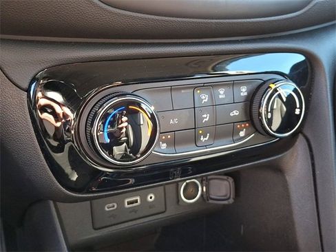 Used 2023 Buick Encore GX Preferred w/ Cold Weather Comfort Package image 18