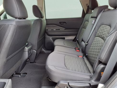 New 2026 Nissan Pathfinder SV image 12